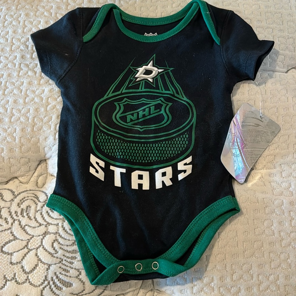NWT Dallas Stars size 3 - 6 months onesie